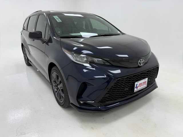 New 2026 Toyota Sienna XSE FWD image 2