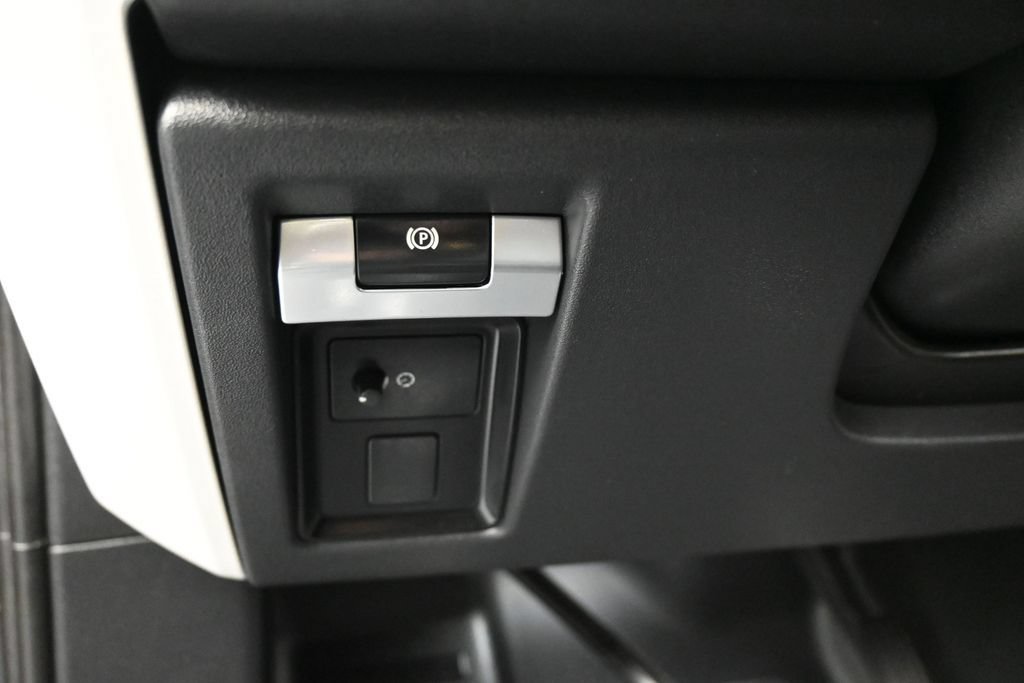 Used 2025 Land Rover Defender 110 S AWD/4WD image 17
