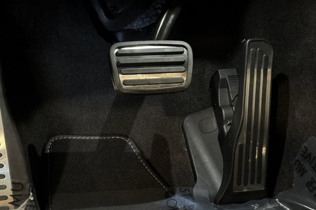 New 2026 Chevrolet Corvette Stingray Coupe w/ 1LT RWD image 34