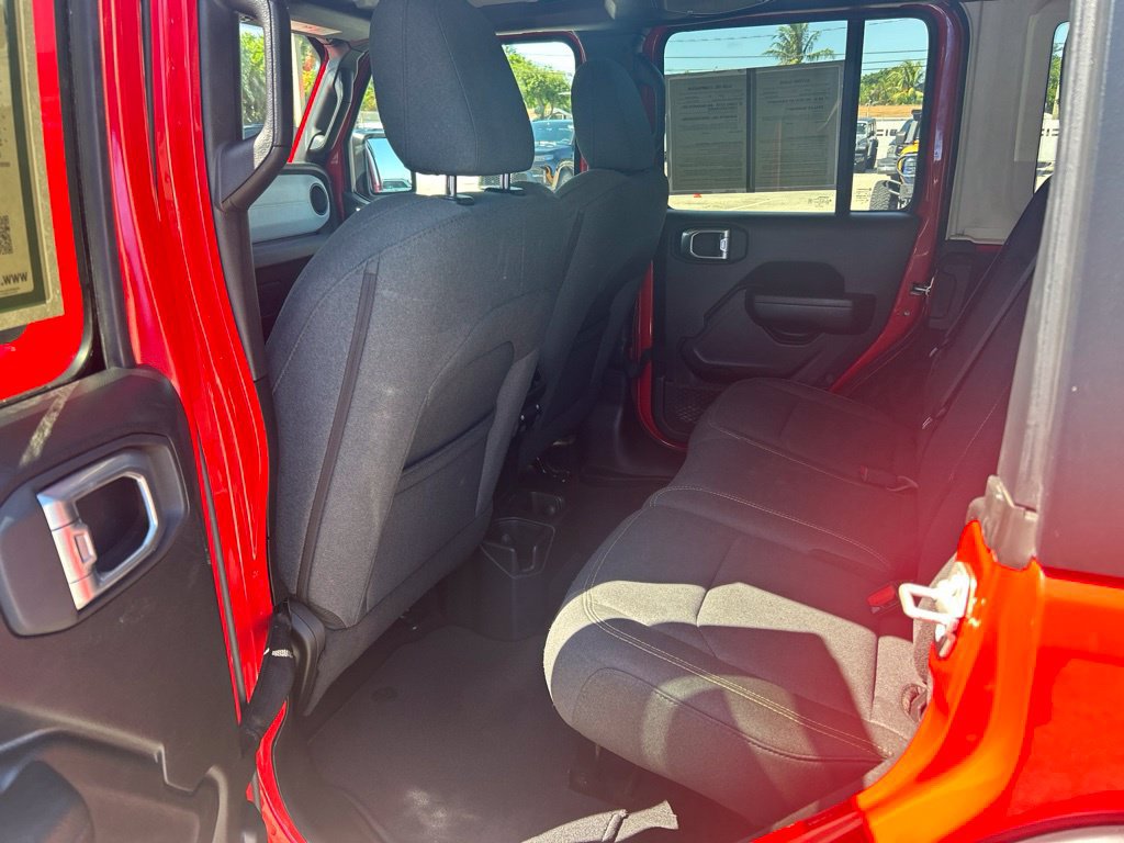 Used 2024 Jeep Wrangler Unlimited Sport AWD/4WD image 31