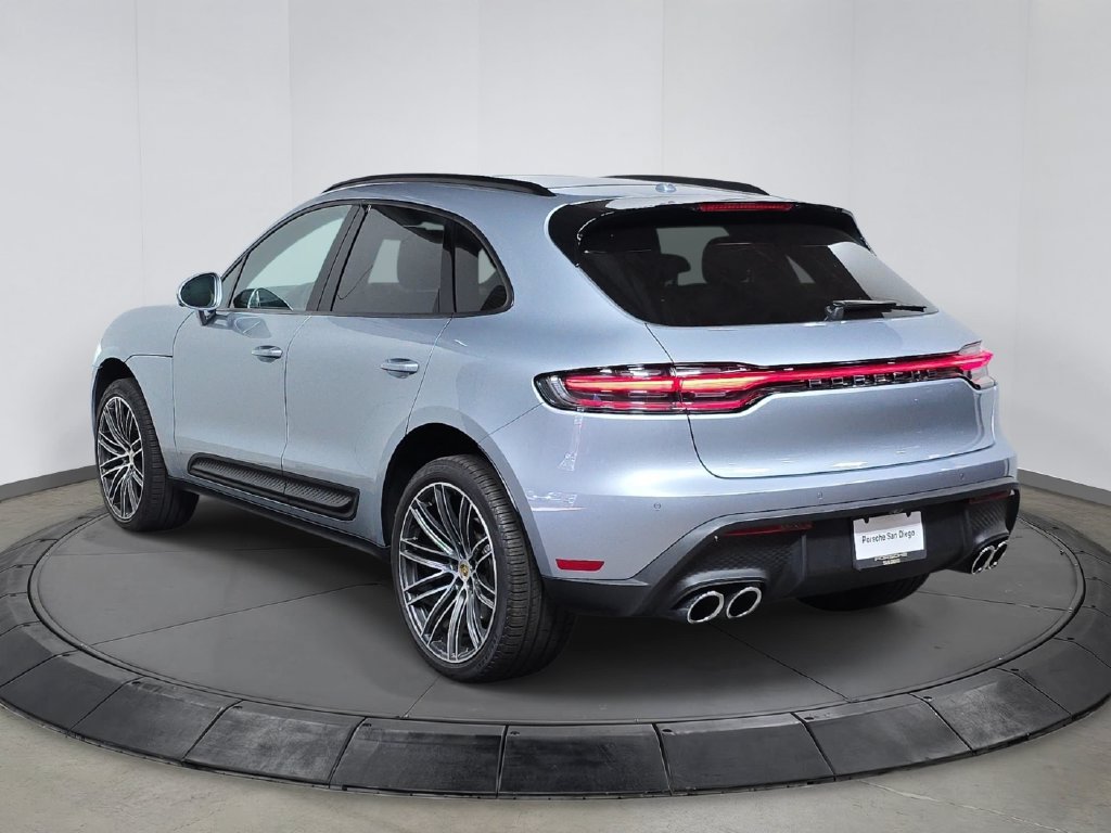 Certified 2026 Porsche Macan AWD/4WD image 3