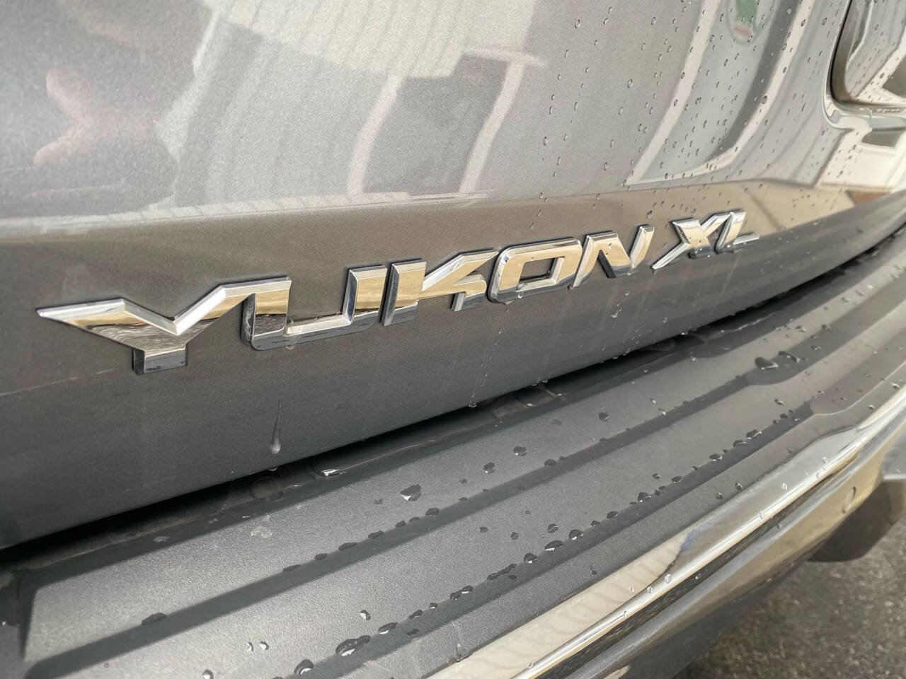 Used 2020 GMC Yukon XL Denali image 32