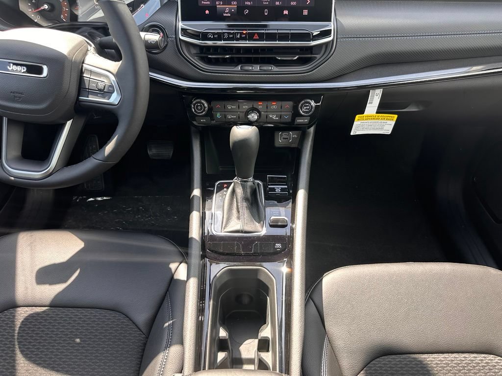 New 2026 Jeep Compass Latitude AWD/4WD image 32