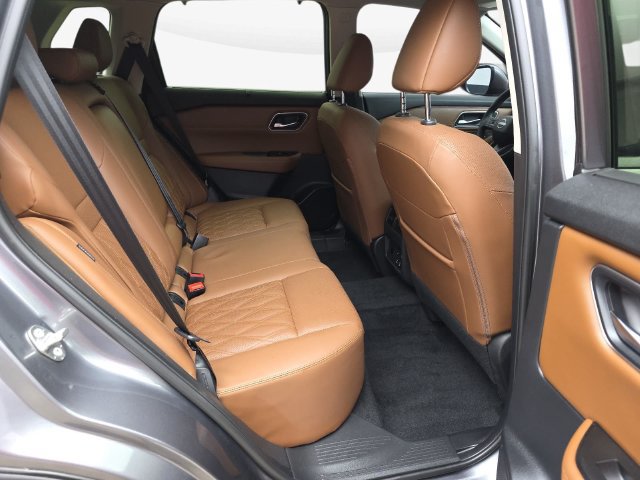 Used 2025 Nissan Rogue Platinum w/ Tech Package FWD image 36