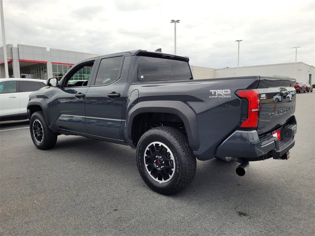 Used 2024 Toyota Tacoma TRD Off-Road image 9