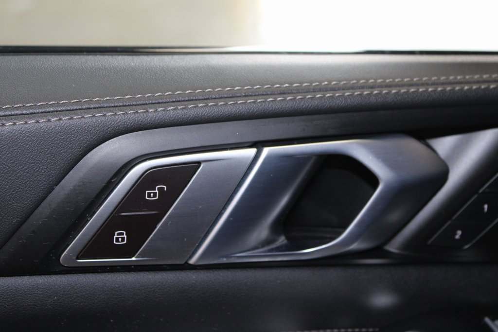 Used 2024 BMW X7 xDrive40i w/ M Sport Package image 8