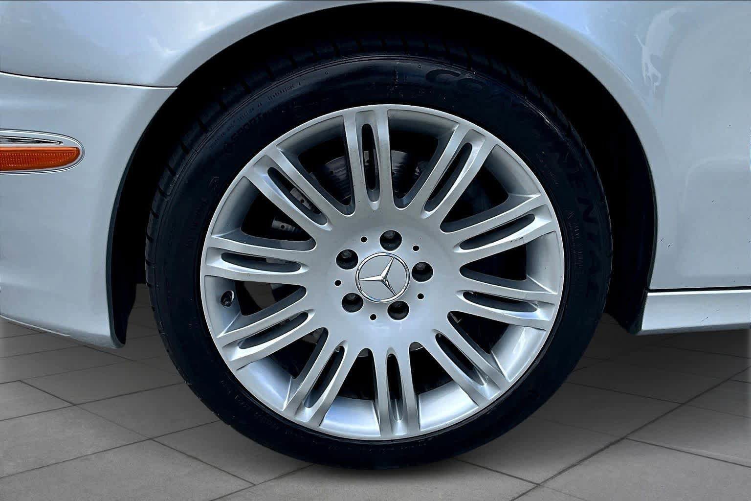 Used 2007 Mercedes-Benz E 350 4MATIC Sedan image 10