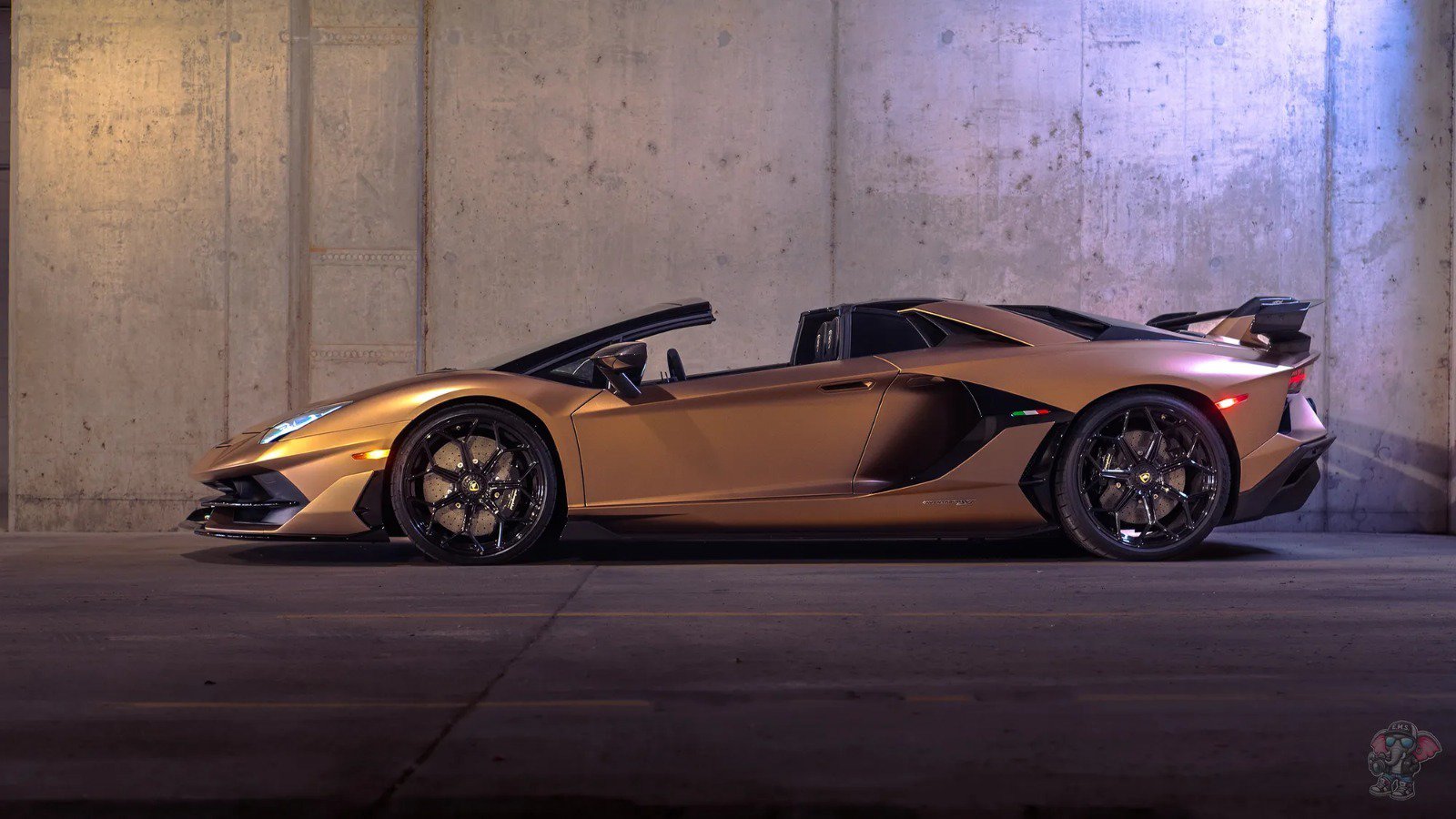 Used 2021 Lamborghini Aventador SVJ AWD/4WD image 2