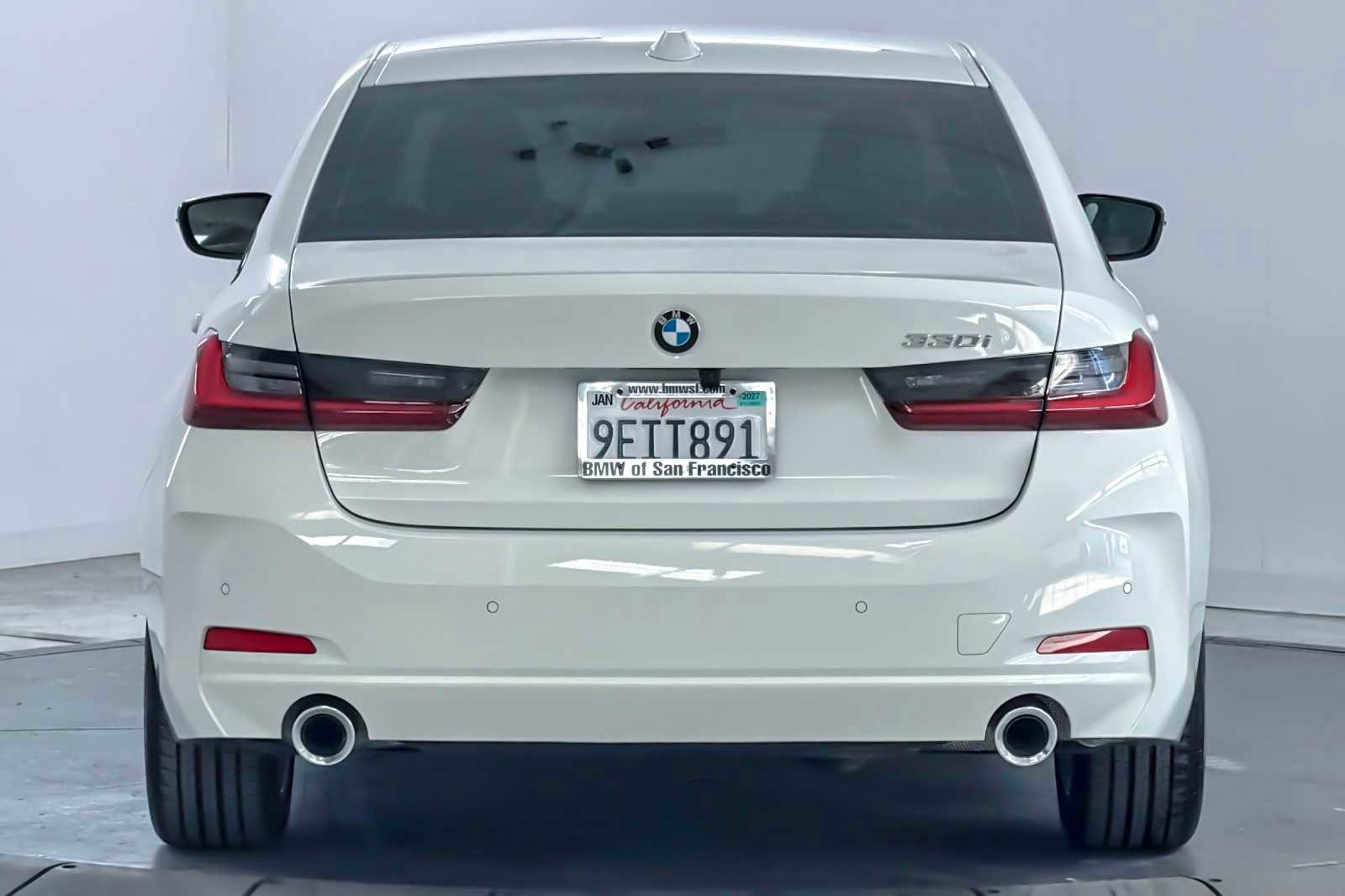 Used 2023 BMW 330i Sedan w/ Premium Package image 7