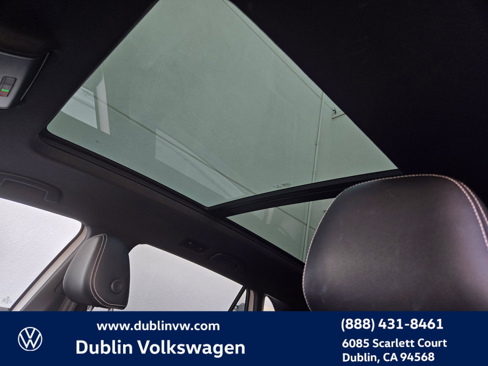 Certified 2022 Volkswagen Atlas Cross Sport SE FWD image 18