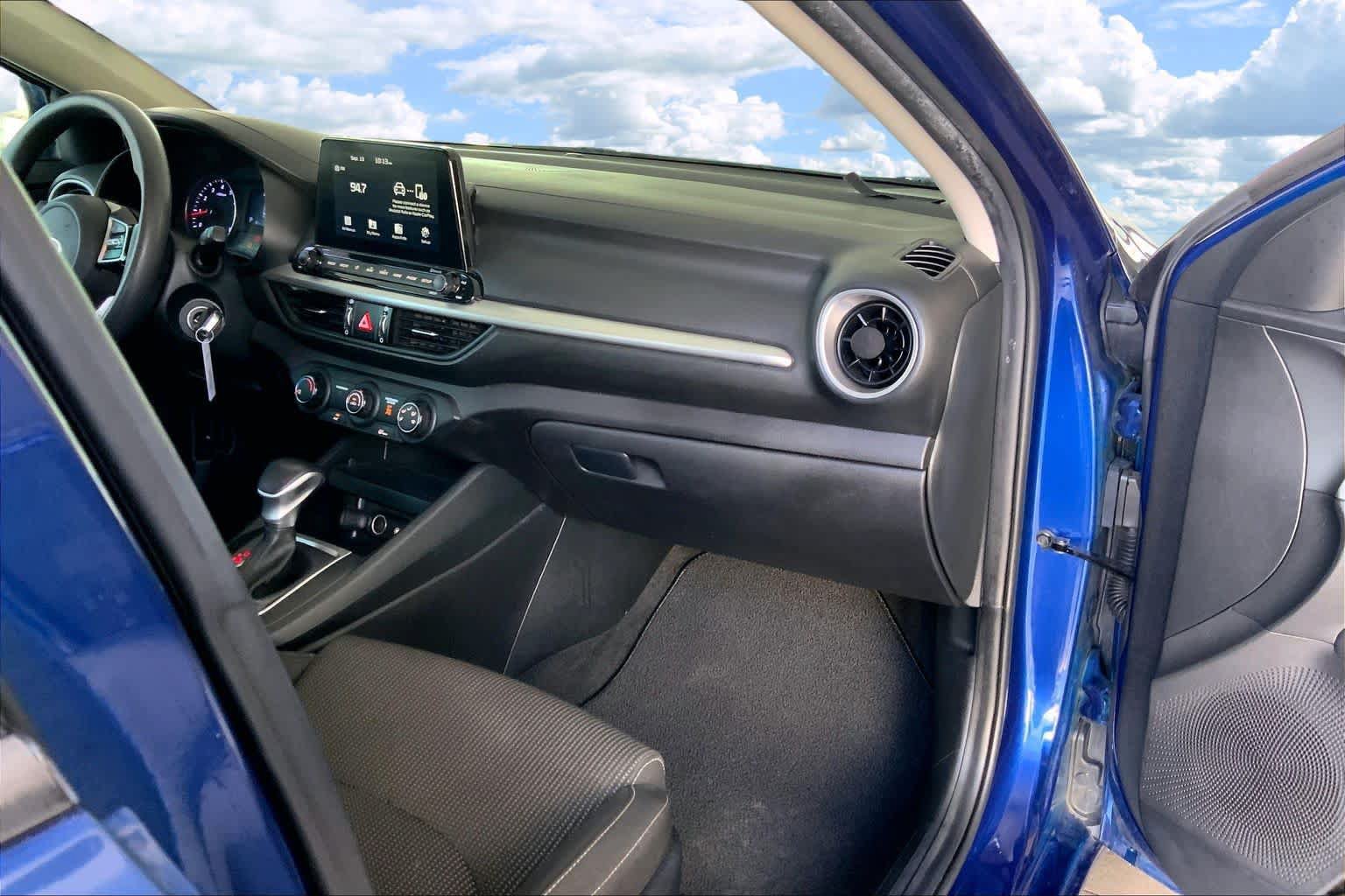 Used 2020 Kia Forte LXS FWD image 23
