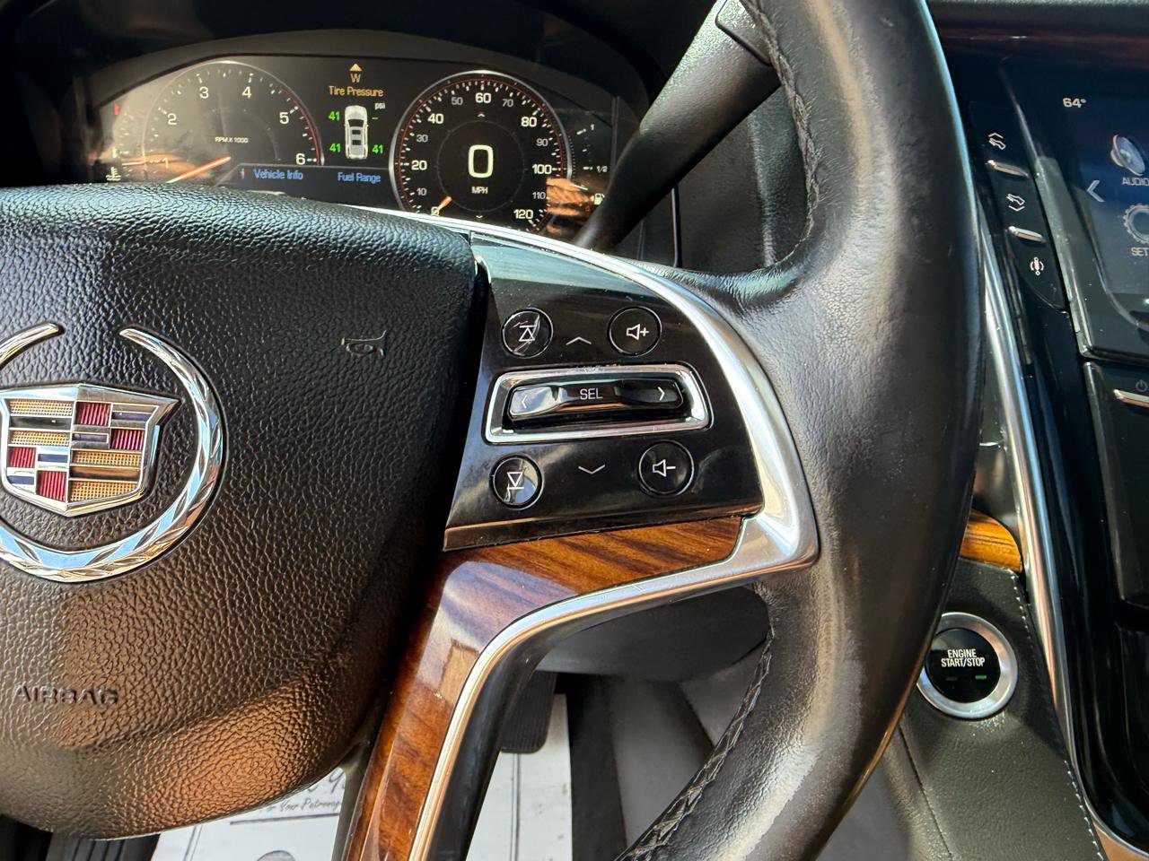 Used 2015 Cadillac Escalade Luxury RWD image 23