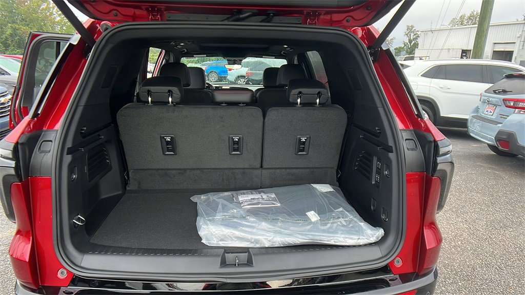New 2026 Chevrolet Traverse RS w/ LPO, Floor Liner Package image 10