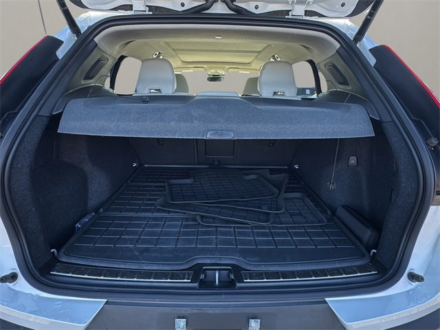 Used 2023 Volvo XC40 B5 Ultimate w/ Protection Package Premier image 23