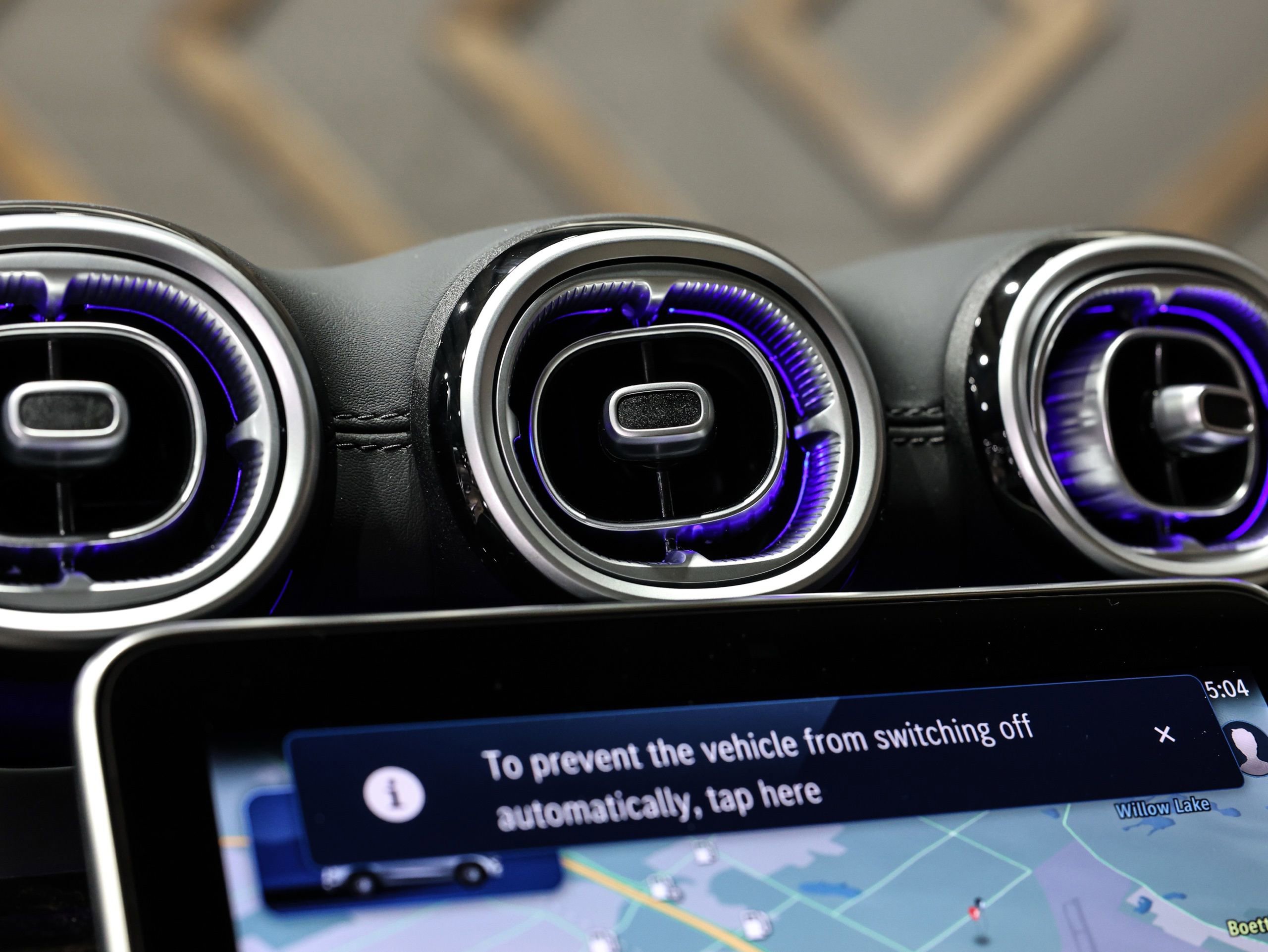 Used 2025 Mercedes-Benz GLC 300 4MATIC image 37