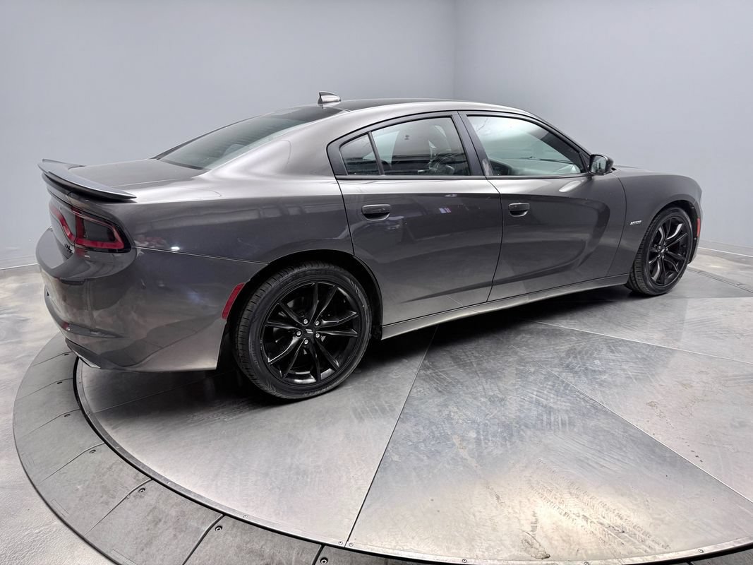 Used 2017 Dodge Charger R/T w/ Blacktop Package RWD image 5