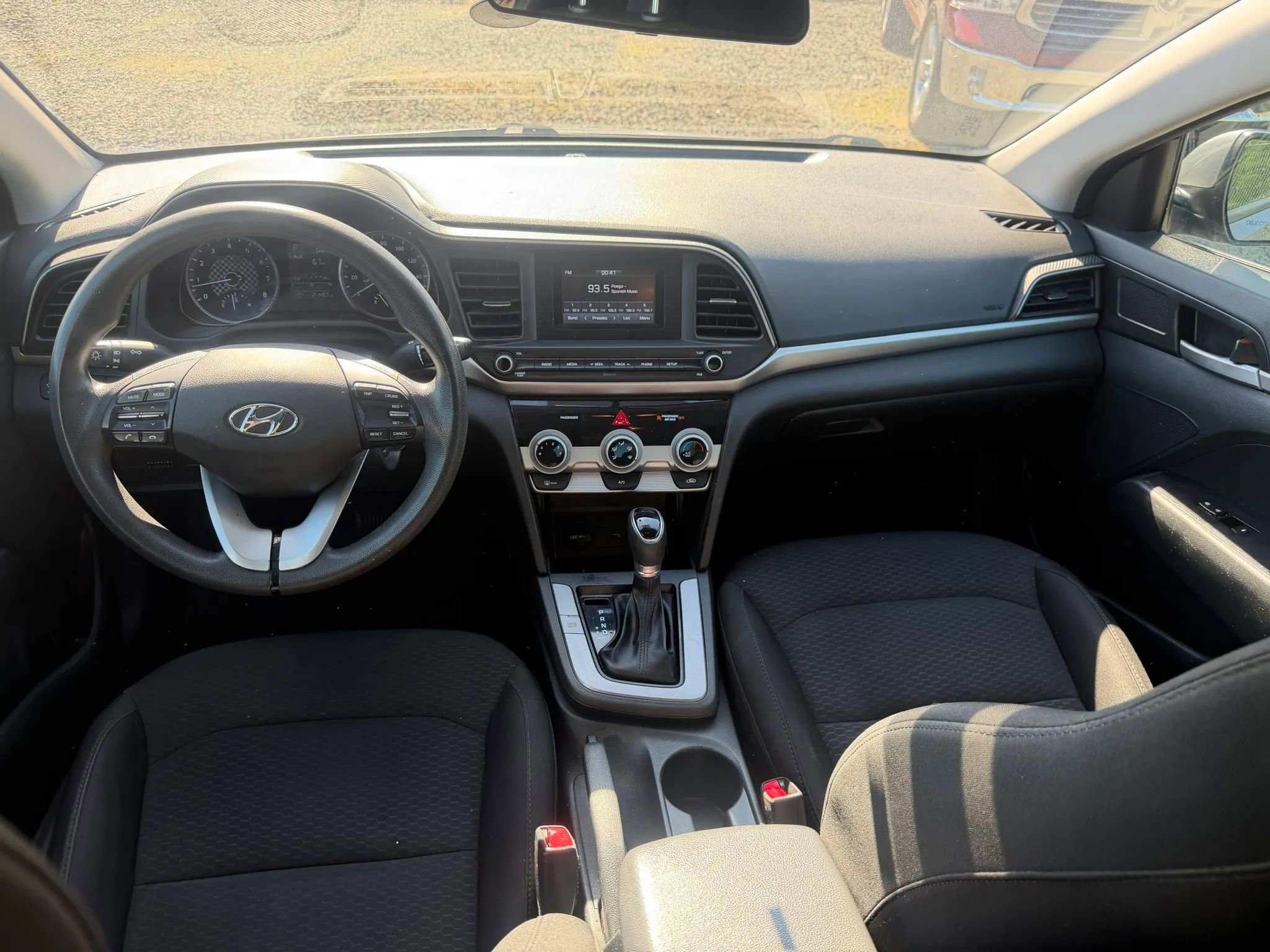 Used 2019 Hyundai Elantra SE w/ Cargo Package FWD image 29