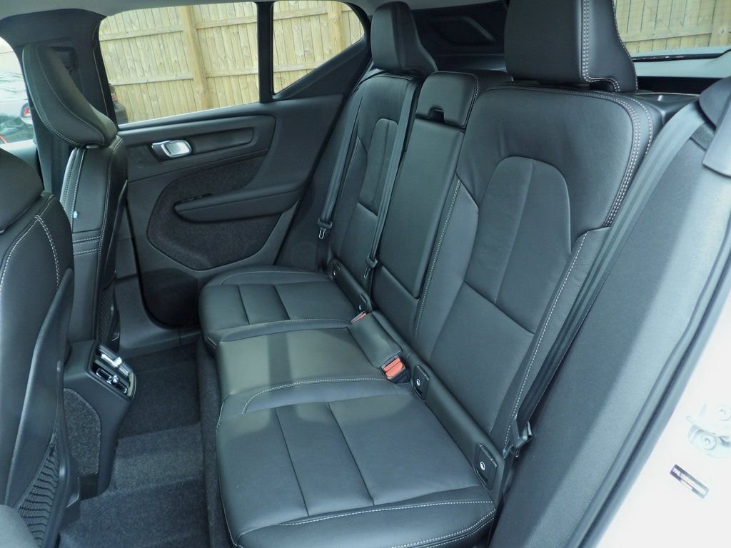 New 2025 Volvo XC40 B5 Plus w/ Climate Package image 12