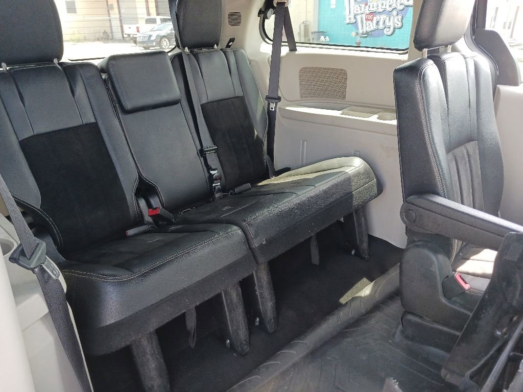 Used 2019 Dodge Grand Caravan SXT FWD image 19