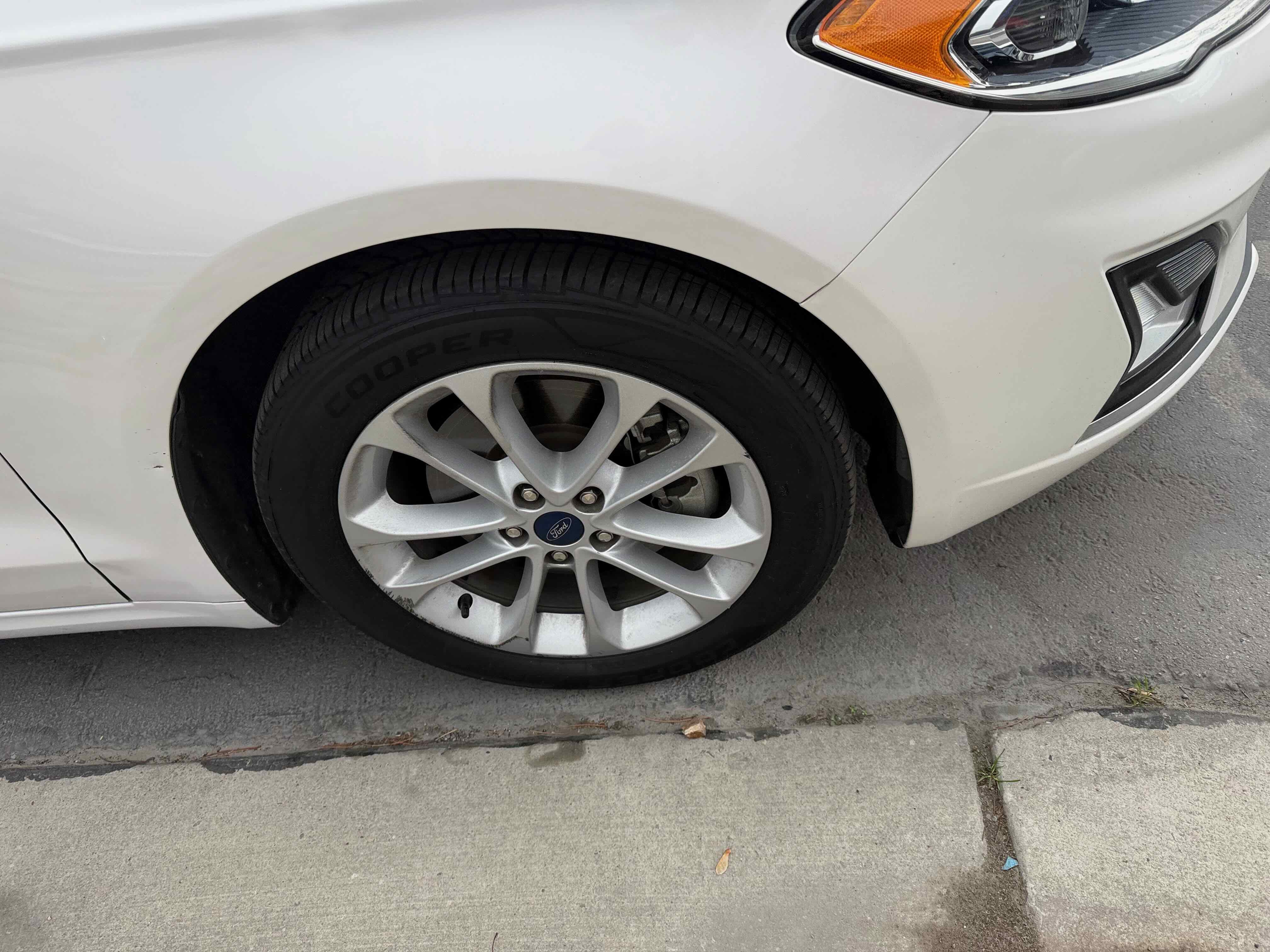 Used 2020 Ford Fusion Energi Titanium image 7