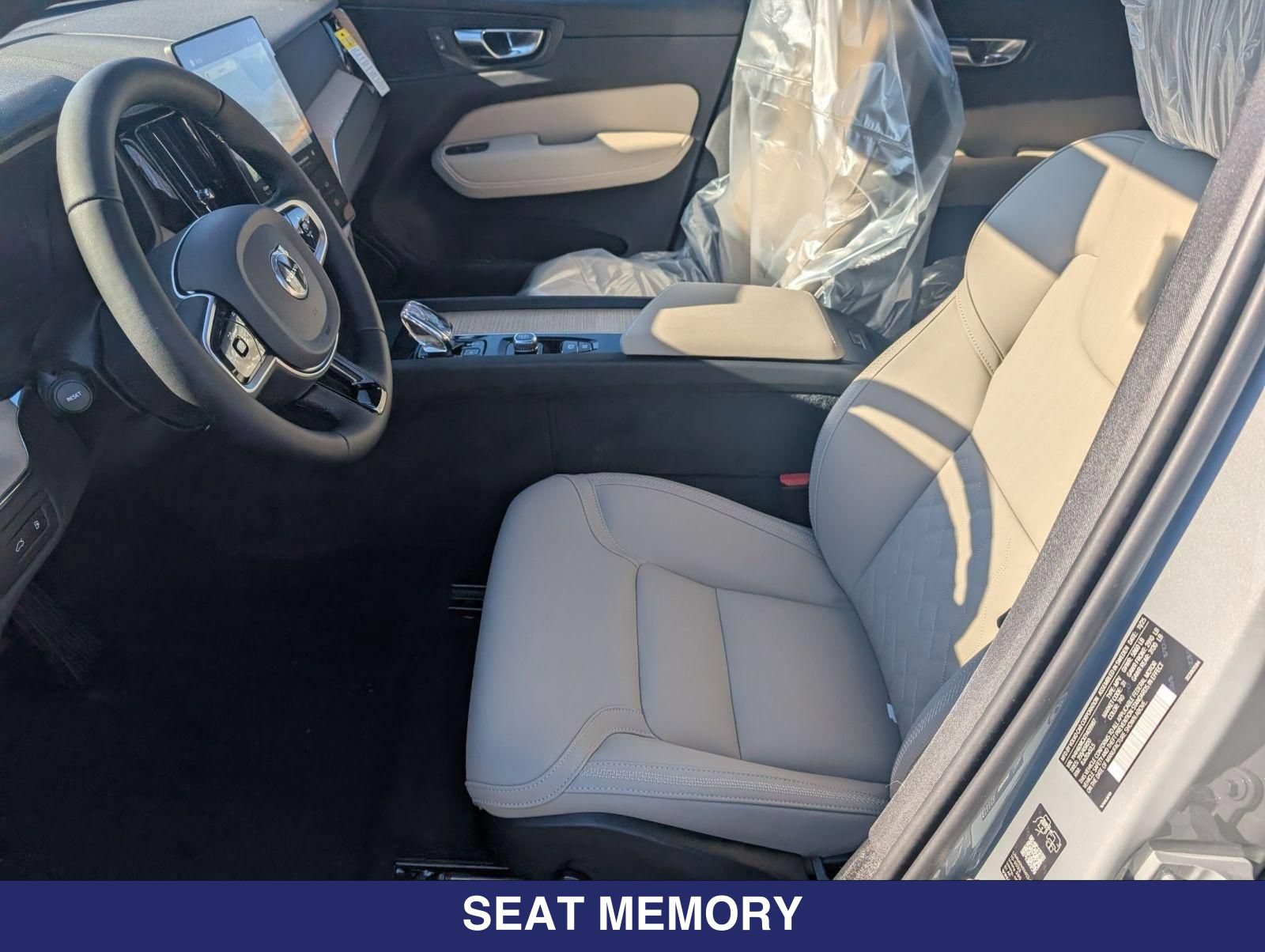 New 2026 Volvo XC60 T8 Plus w/ Protection Package Premier AWD/4WD image 10