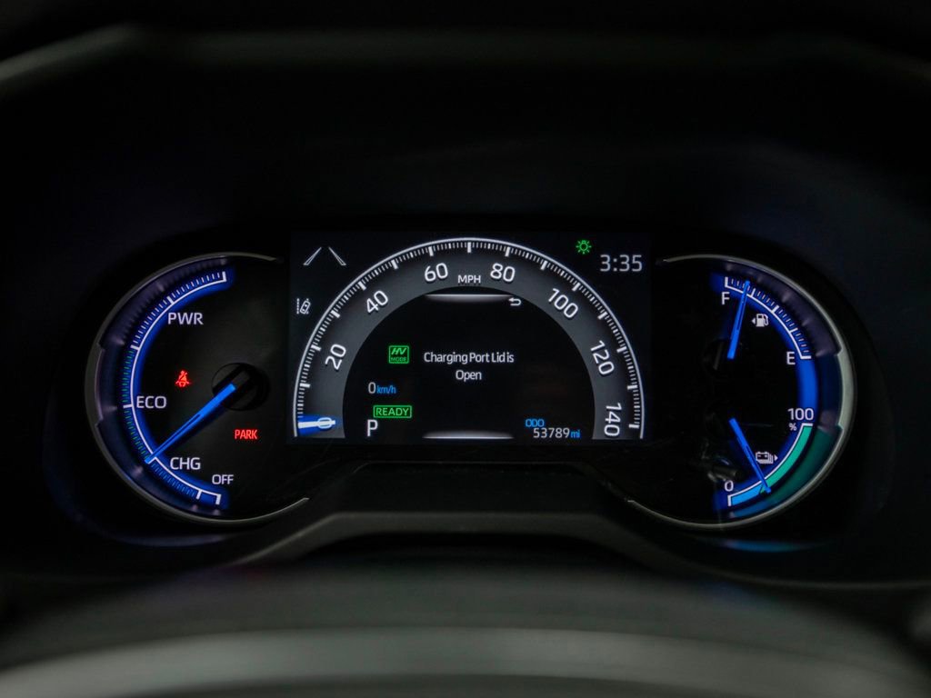 Used 2021 Toyota RAV4 SE image 18