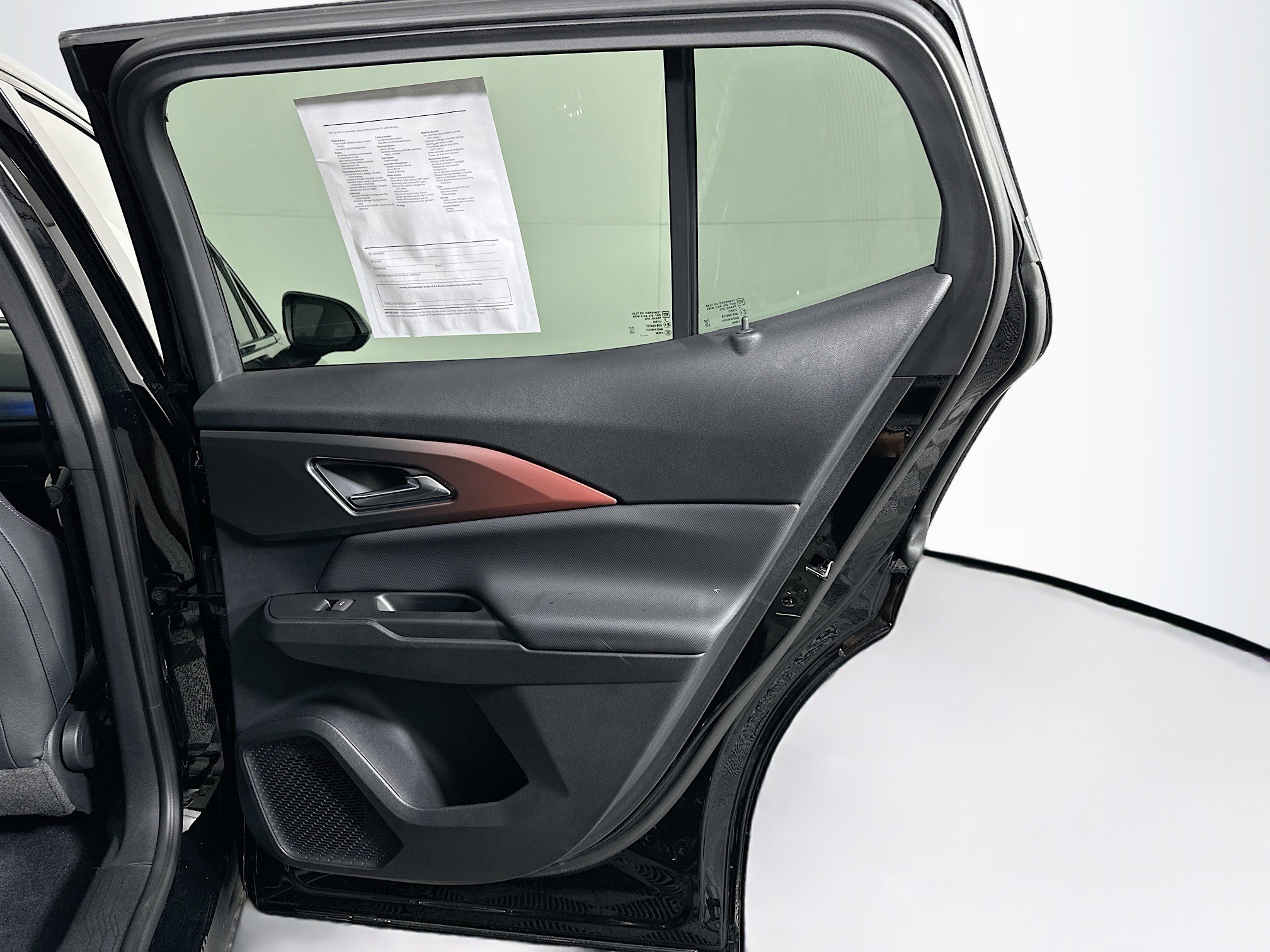 Used 2024 Chevrolet Equinox EV RS FWD image 31