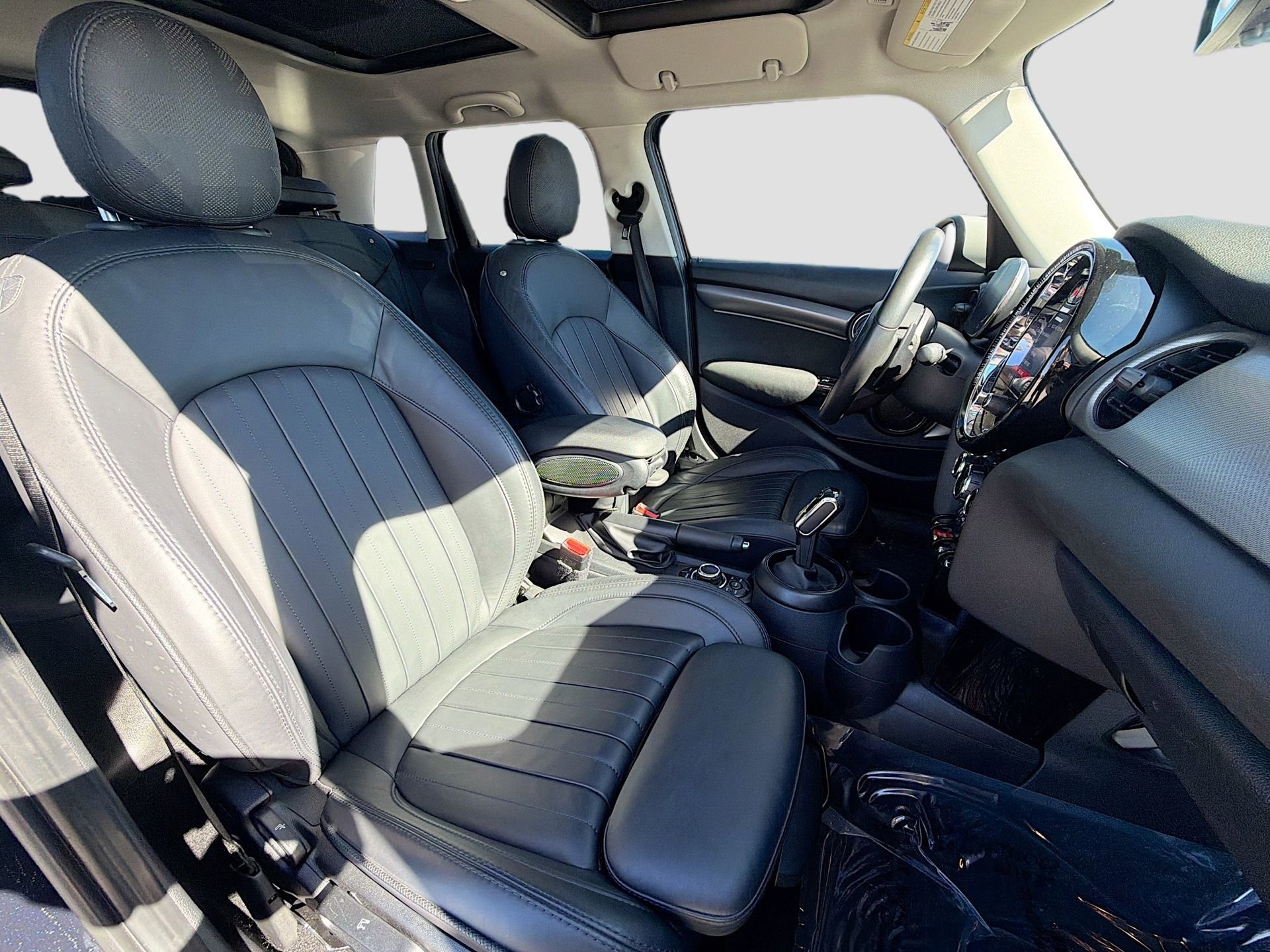 Used 2022 MINI Cooper S image 16