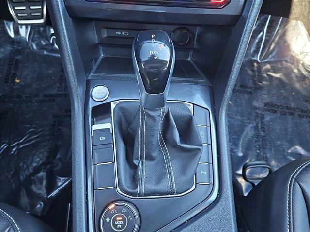 Used 2023 Volkswagen Tiguan SE R-Line image 12