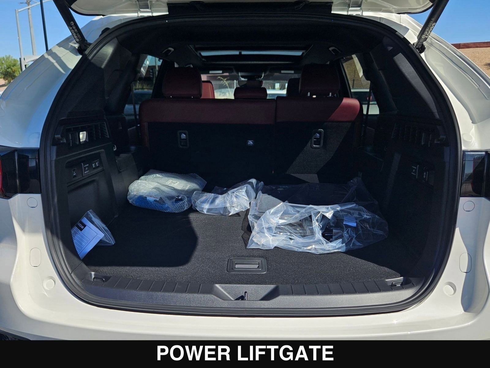 New 2025 MAZDA CX-70 Plug-In Hybrid w/ Premium Plus image 23