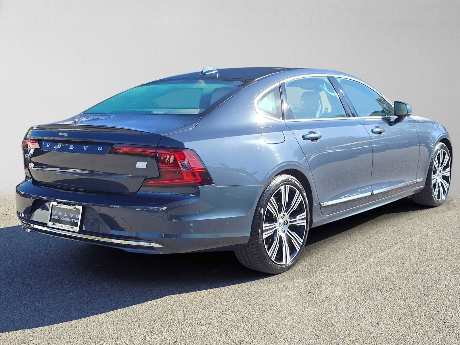 Certified 2024 Volvo S90 T8 Ultimate AWD/4WD image 4