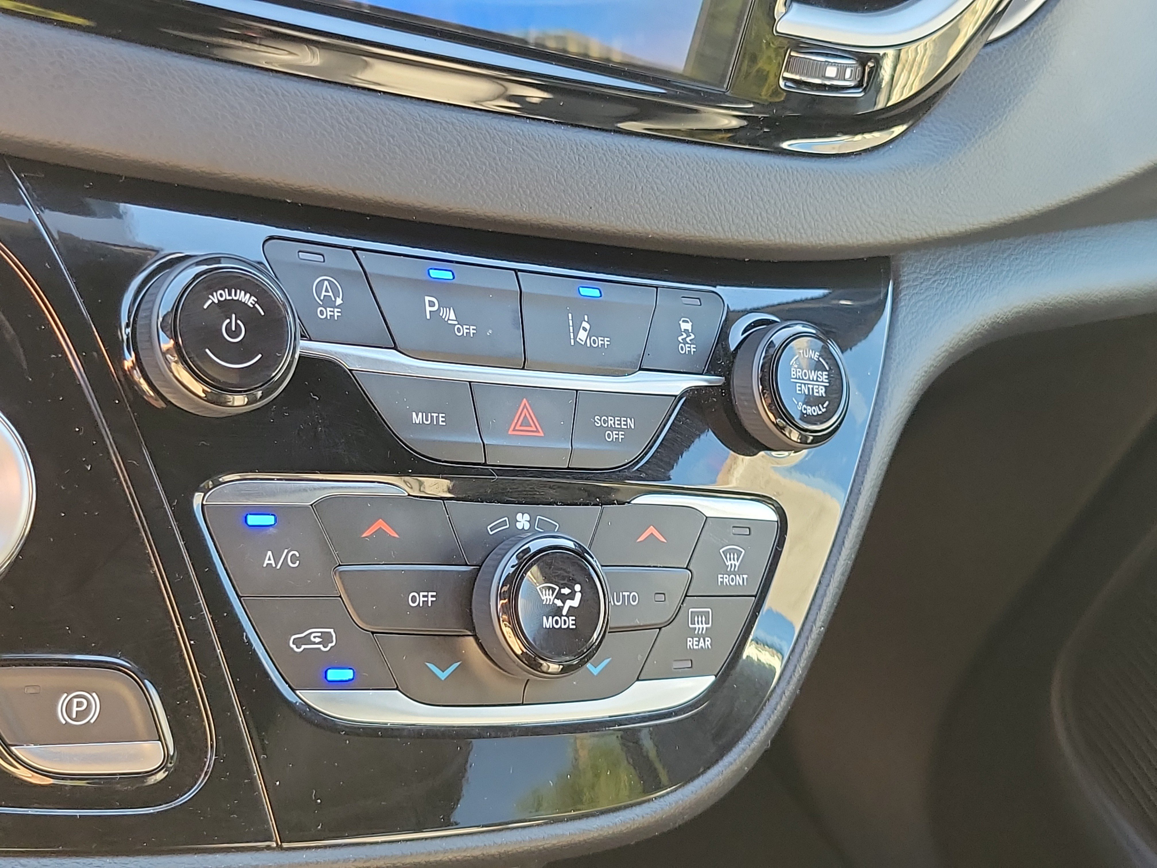 Used 2026 Chrysler Pacifica Select FWD image 22