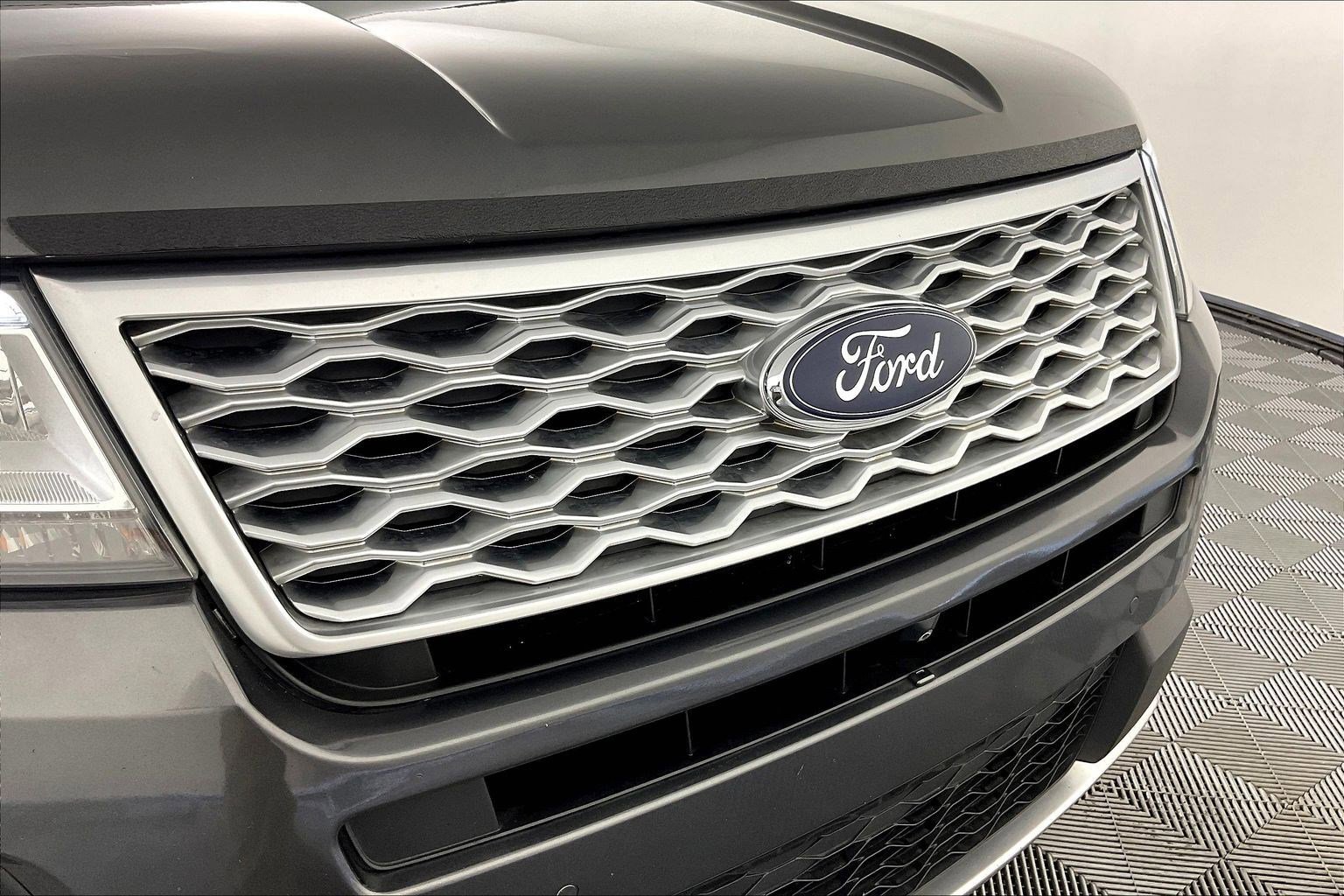 Used 2016 Ford Explorer Platinum AWD/4WD image 34