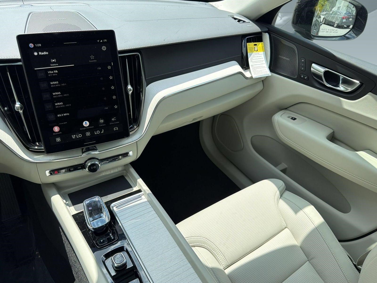 New 2026 Volvo XC60 B5 Ultra w/ Climate Package AWD/4WD image 28
