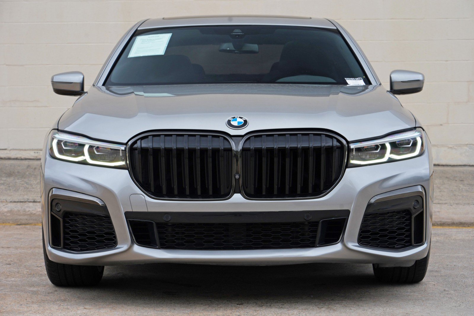 Used 2022 BMW 740i w/ M Sport Package RWD image 7