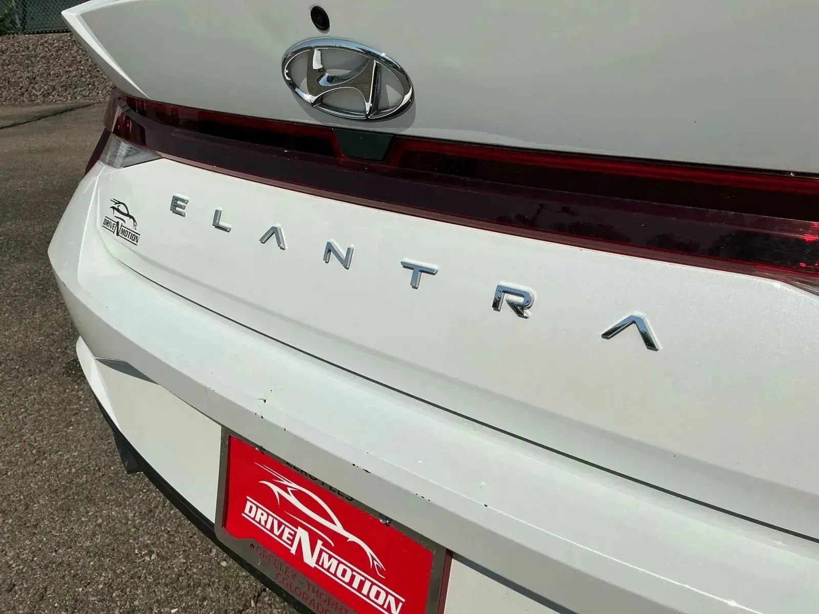 Used 2022 Hyundai Elantra SE image 17
