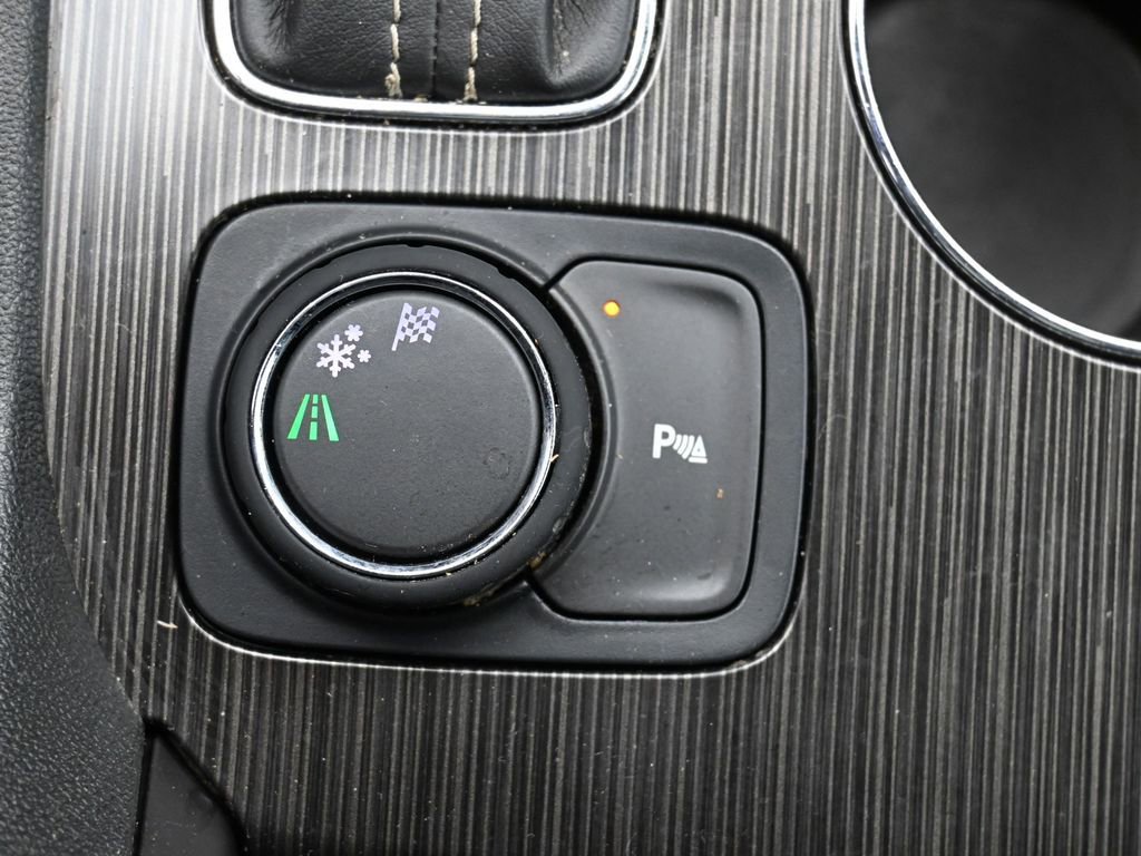 Used 2018 GMC Acadia SLT image 31