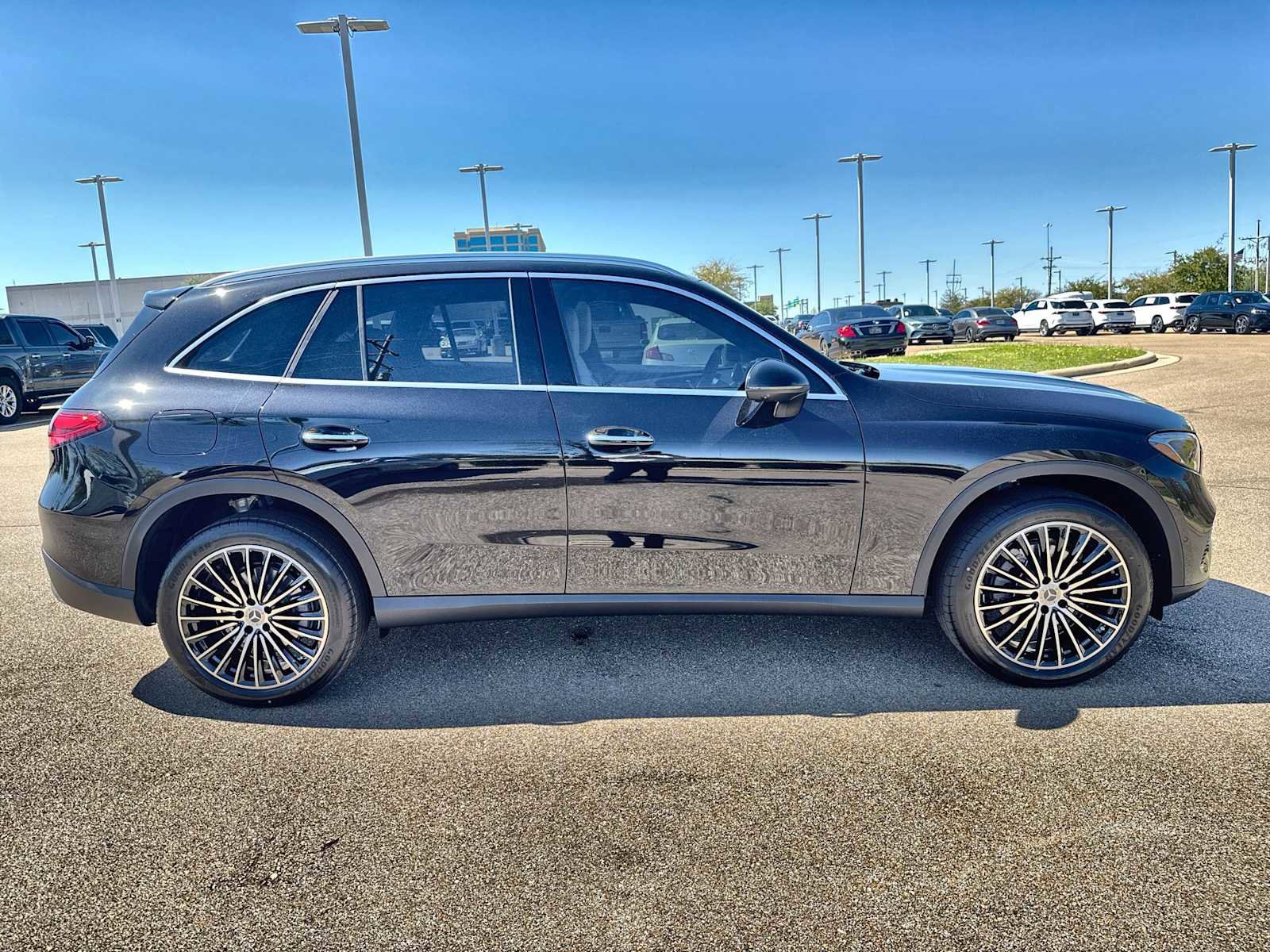 New 2026 Mercedes-Benz GLC 300 image 10