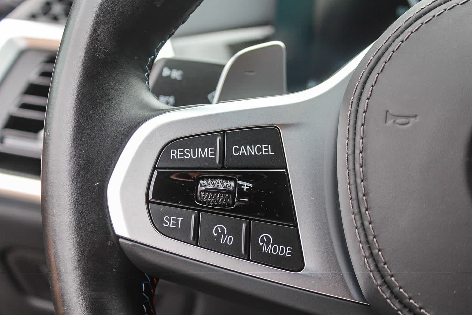 Used 2025 BMW X6 M60i w/ Executive Package AWD/4WD image 22
