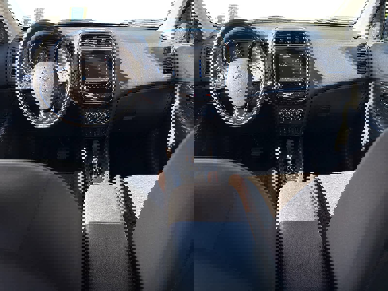 Used 2025 Mitsubishi Outlander Sport LE image 12