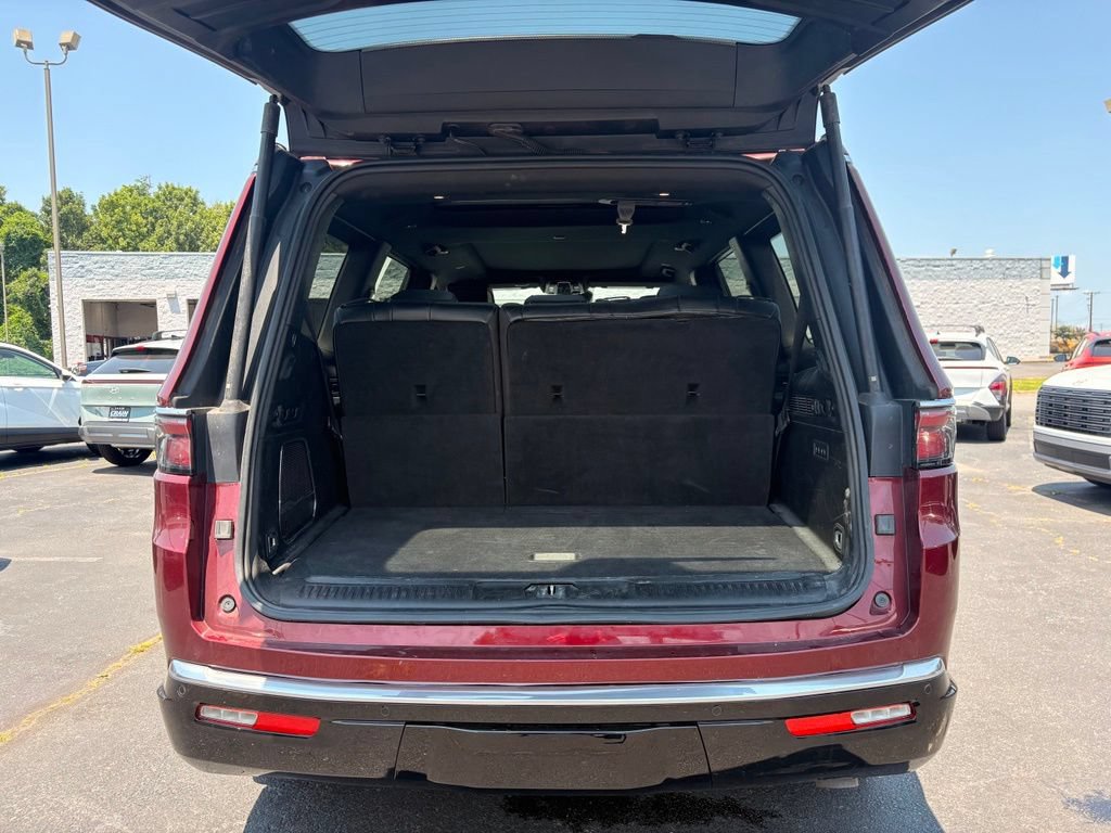Used 2022 Jeep Wagoneer Series III w/ Premium Group I AWD/4WD image 7