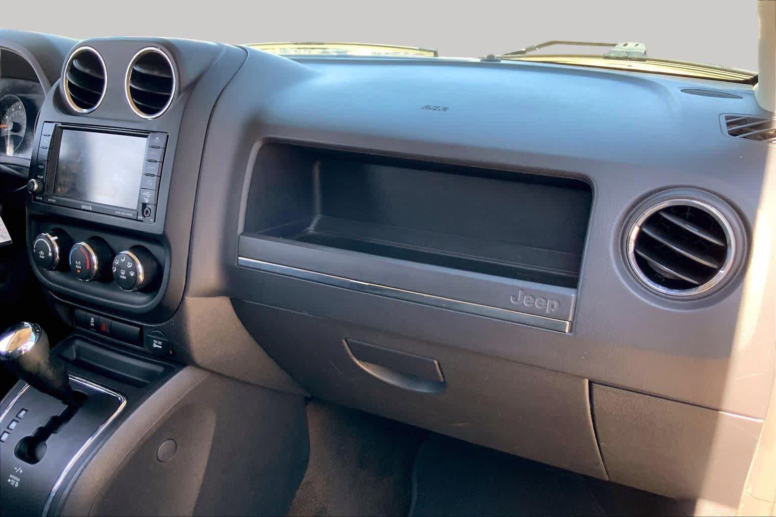 Used 2016 Jeep Patriot Sport w/ Power Value Group FWD image 19