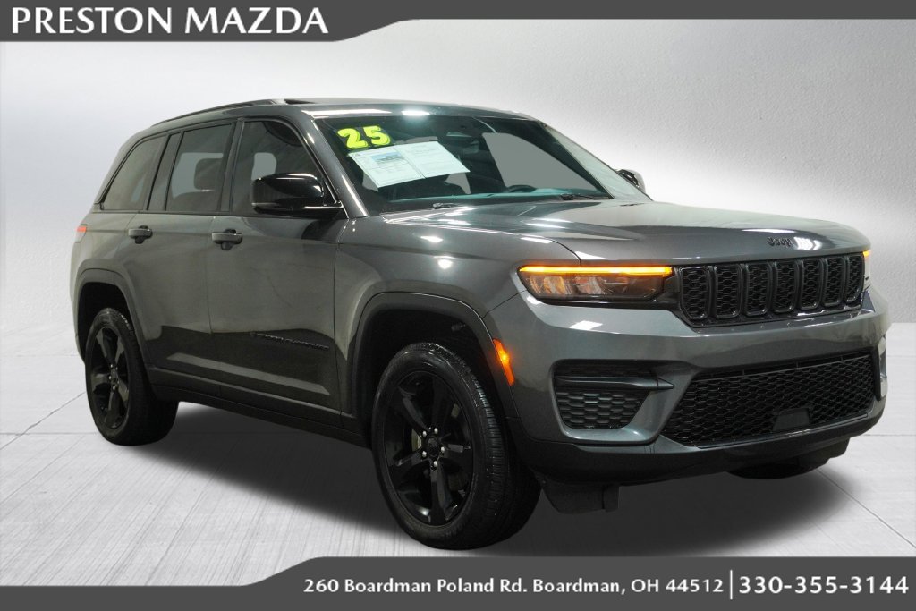 Used 2025 Jeep Grand Cherokee Altitude