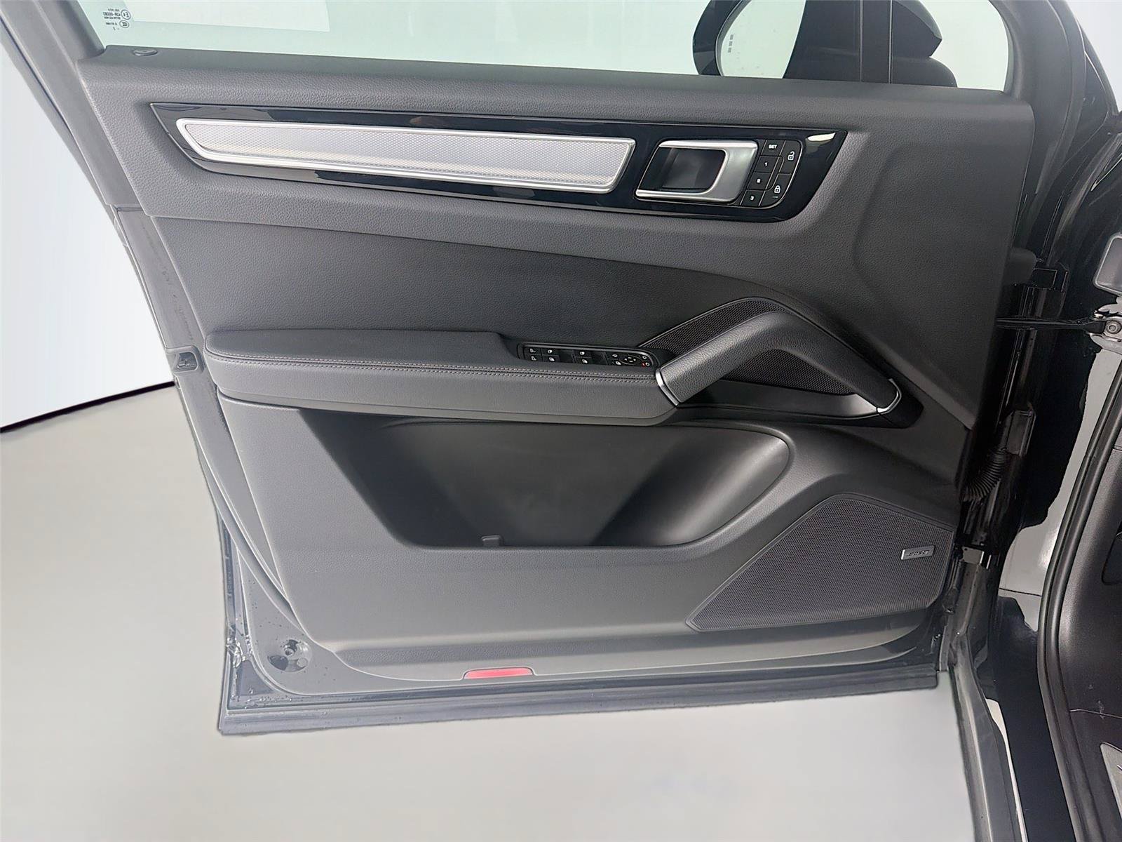 Certified 2023 Porsche Cayenne S AWD/4WD image 6