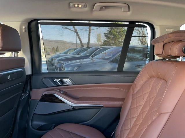 Used 2026 BMW X7 xDrive40i w/ Premium Package image 13