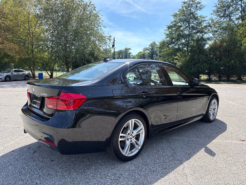 Used 2017 BMW 330i xDrive Sedan AWD/4WD image 9