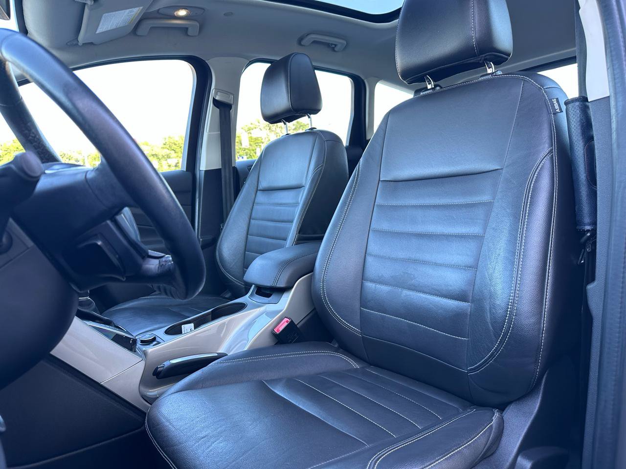 Used 2015 Ford C-MAX Energi SEL w/ Equipment Group 303A FWD image 13