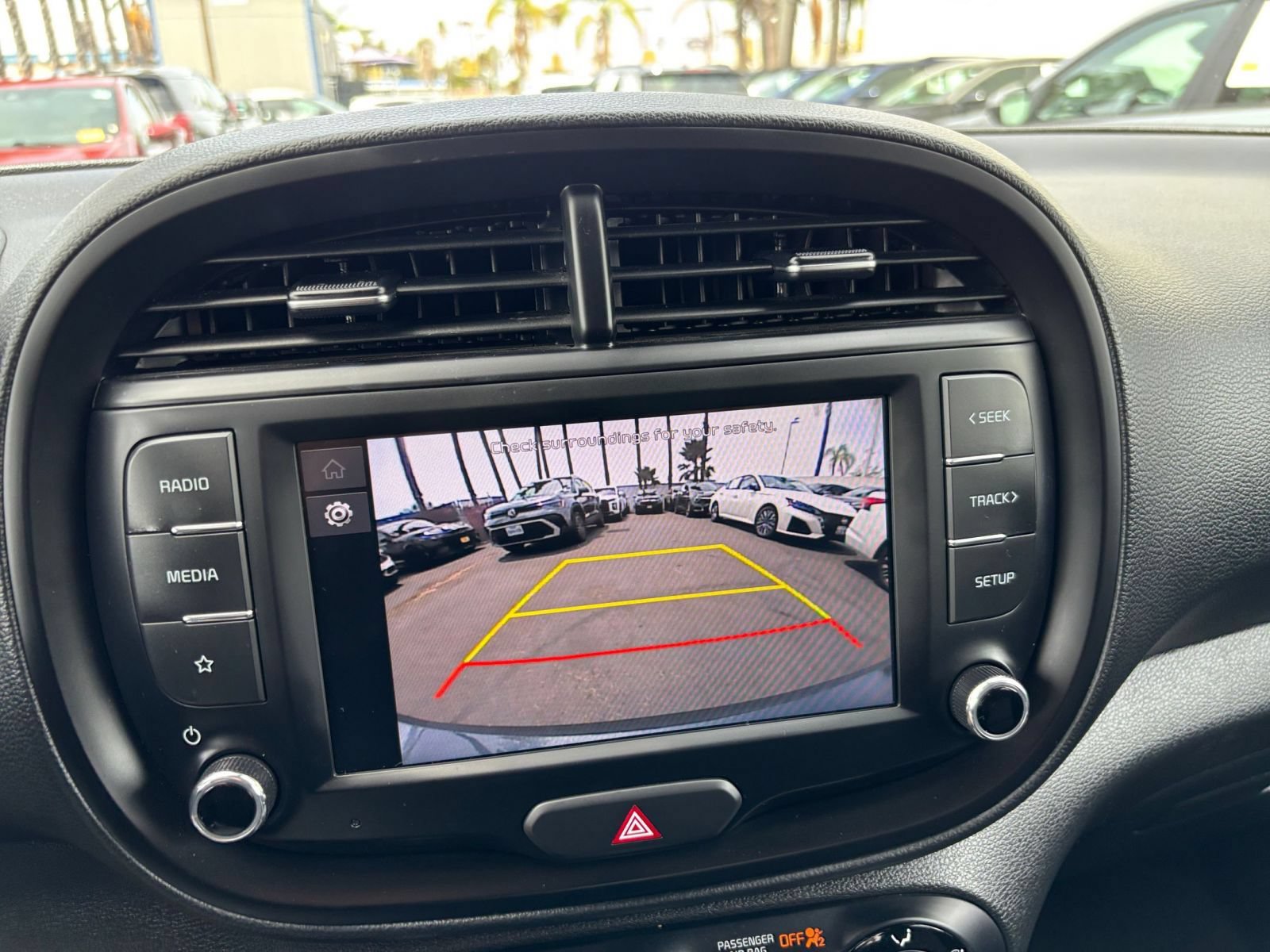 Used 2025 Kia Soul LX w/ LX Technology Package FWD image 21