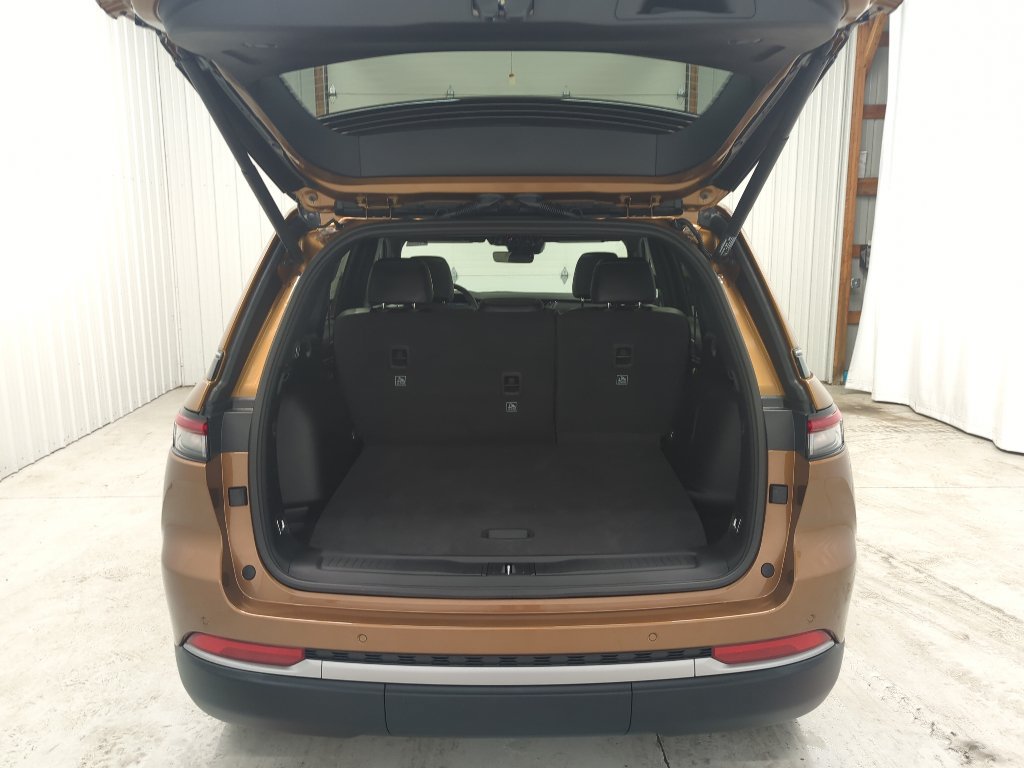 New 2026 Jeep Grand Cherokee Limited w/ Trailer Tow Package AWD/4WD image 8