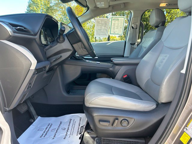 Used 2022 Toyota Sienna XLE AWD/4WD image 22